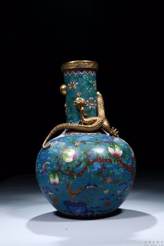 清代:乾隆款·景泰蓝福寿龙纹天球瓶
