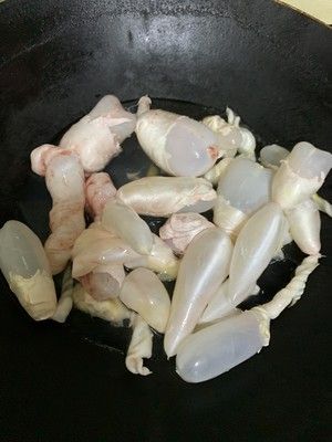 爆炒鱼泡的做法 步骤2