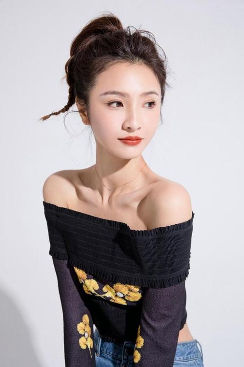  p>焦娜,1995年11月2日出生于内蒙古自治区,中国内地影视女演员,毕业