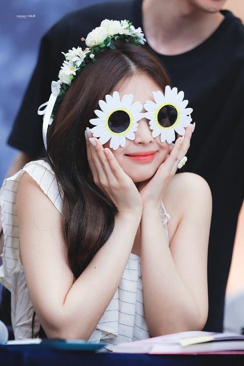 可盐可甜的妮妮吖