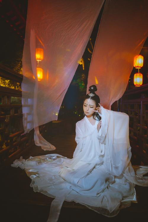 《画中仙》