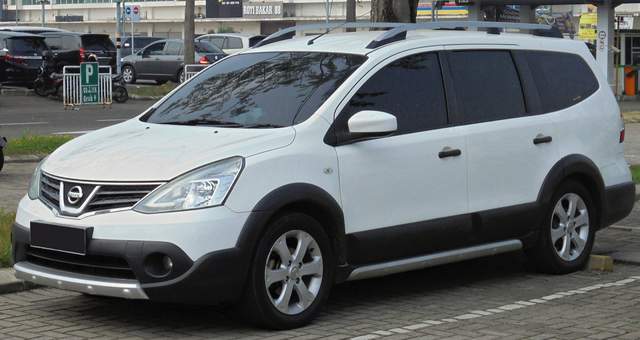 虽然骏逸是当年东风日产的独立车系,但你开出去肯定会有80%的人把它