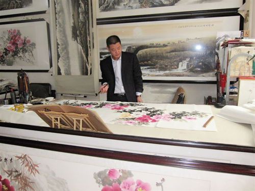 著名兰州市实力派山水画家张旭东老师