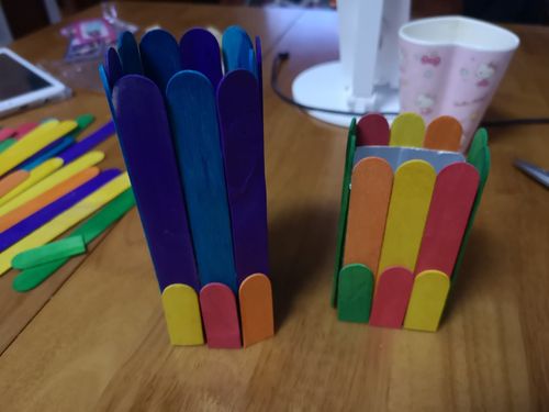 巧手扮美生活---雪糕棒做笔筒