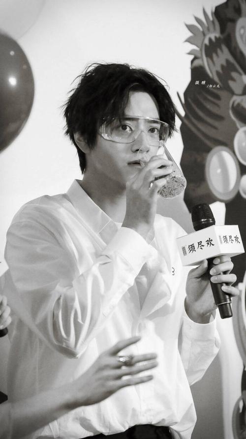 郑云龙 头像 壁纸