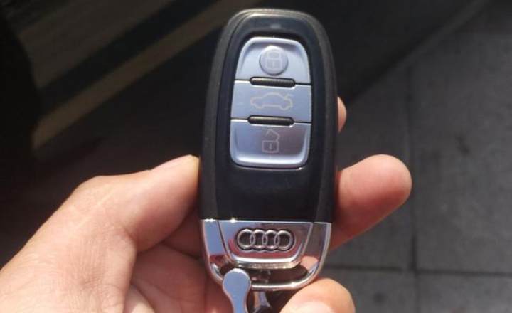 奥迪-a8 2013款 a8l 45 tfsi quattro豪华型