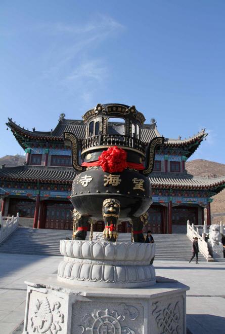  p>望海寺,位于盖州市陈屯镇青龙山上是一座寺庙,也是著名的熊岳八景