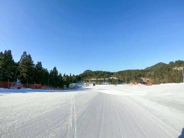 奉化商量岗滑雪场正式营业