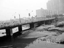 桥搜刮谎称在桥头看不见桥尾   据民国版《同安县志》记载:同安南门桥