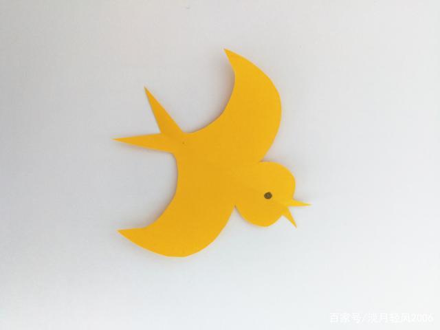 幼儿简单剪纸小手工,用彩色卡纸剪出小飞鸟,可以用在