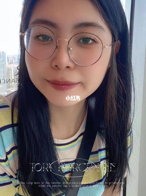 戴眼镜的女孩97_生活记录_日常片段