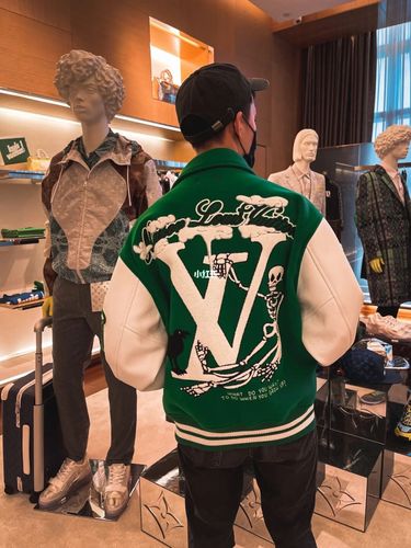 lv 新的棒球外套_路易威登怎么样_外套_棒球_lv新款_潮流_好物推荐