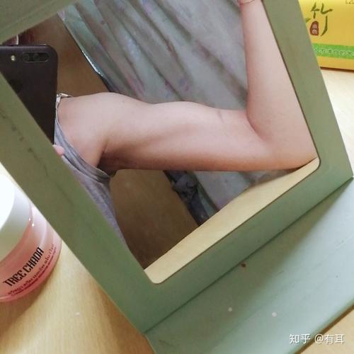 女生胳膊有肌肉是种怎样的体验?