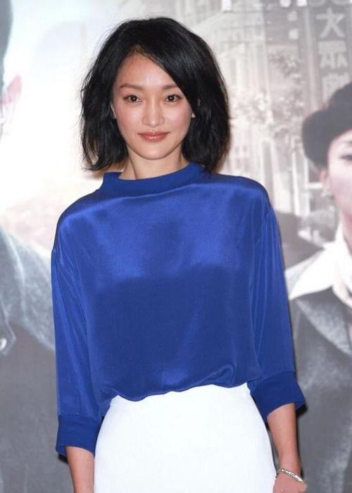 周迅看着不像是中年女人虽然奔五的年纪却和20多年前一样美