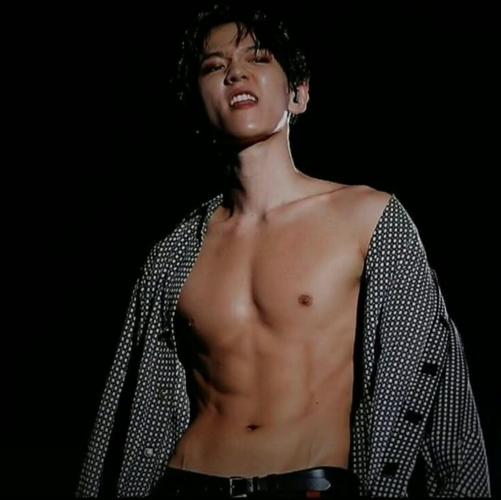 边伯贤|腹肌撕裂者_边伯贤_腹肌_娱乐_明星娱乐资讯