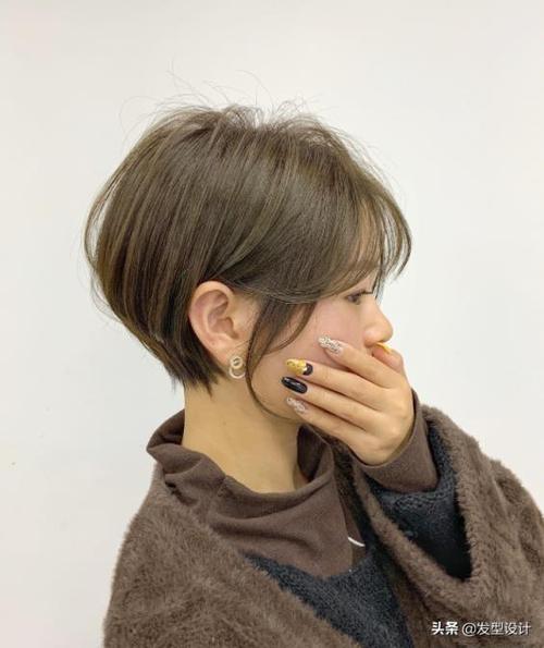 短卷发造型今年流行30款减龄短发烫发