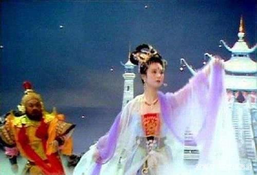 猪八戒调戏的嫦娥究竟是谁?细读你就会发现嫦娥的真相