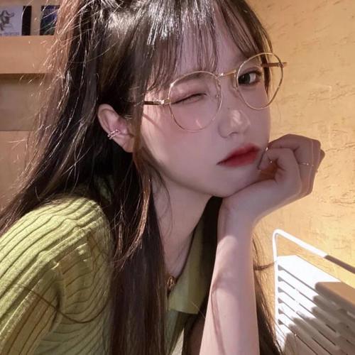 yj:今天要开心呀,女生头像图片-回车桌面