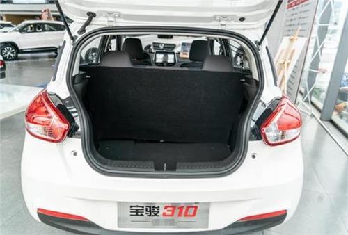 国六标准下的两厢车 4万出头的宝骏310是否值得入手