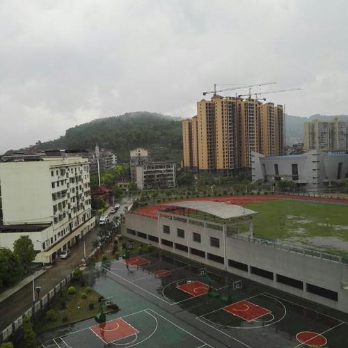 醉美校园 一一冷水江第六中学