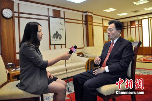 图为宁赋魁在接受中新社记者采访.张见悦 摄