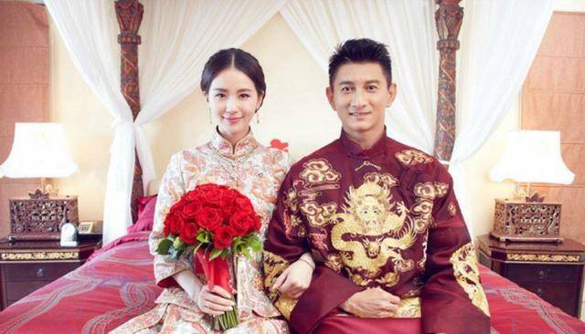 刘诗诗结婚照曝光,比吴奇隆大2岁母亲出镜,网友:怀疑人生!