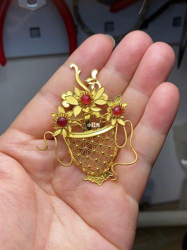 花丝镶嵌枣花锦嵌宝花篮胸针_胸针_花篮_爱融荟城攻略
