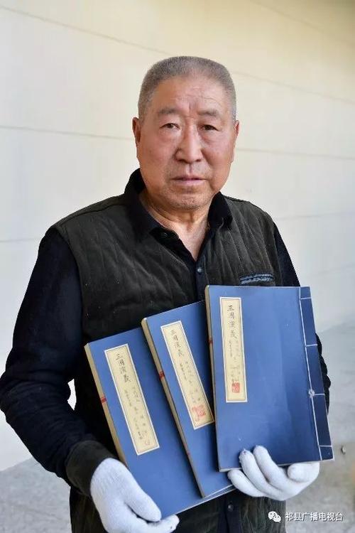 范文明3年7个月40万字180米小楷书写百米长卷完美还原黄帝内经