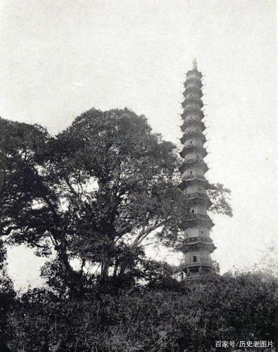 上世纪二十年代的湖北当阳,图为玉泉寺铁塔.