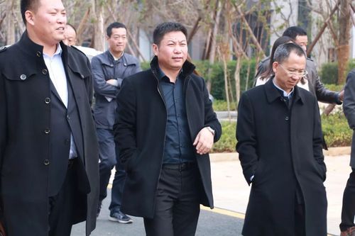 华本机构董事长李文明,万达集团原高级副总裁李耀汉