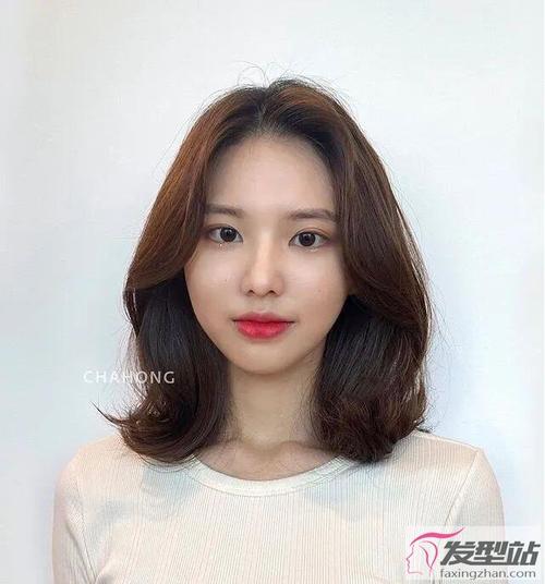 s型刘海外翻显小脸