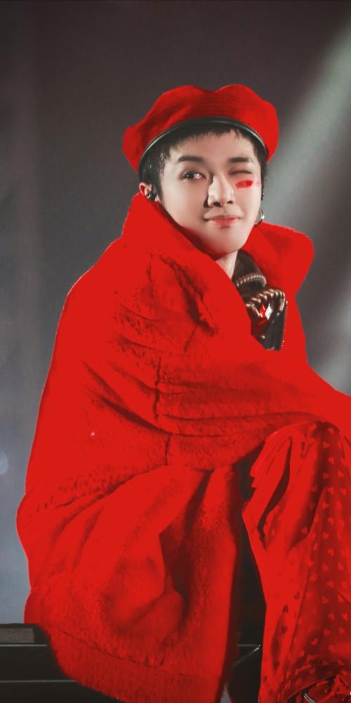 那我提前一天祝福你生日快乐呀//华晨宇红色系壁纸//新年第十弹