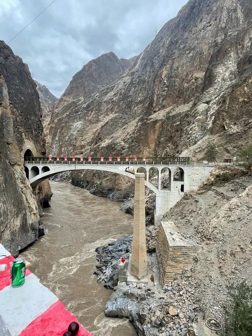 怒江大桥向先烈致敬_六库怒江大桥_怒江大桥攻略_景点