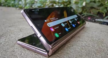 三星galaxyzfold3泄漏展示了完整的设计和一大堆颜色