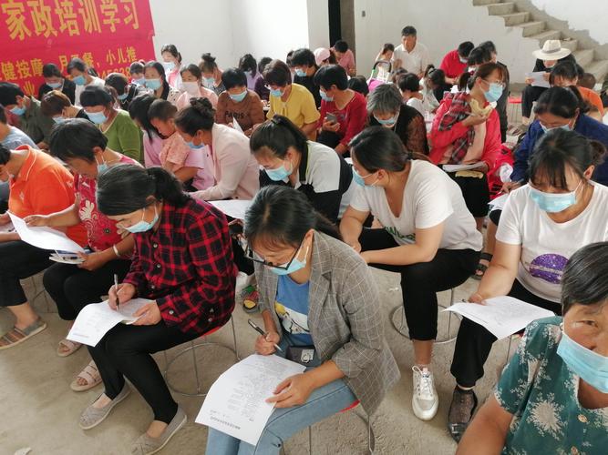 家政服务培训 助力脱贫攻坚