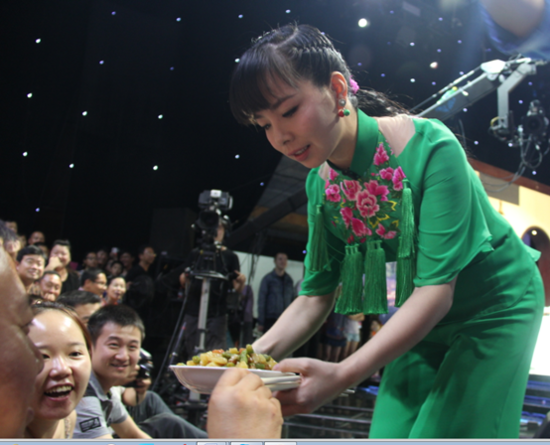 王二妮做客《艺术人生》 畅聊时间都去哪了