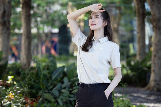 刘诗诗半马尾运动造型简单干练