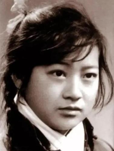 "观世音"左大玢的成名史,和她遇到的2位贵人