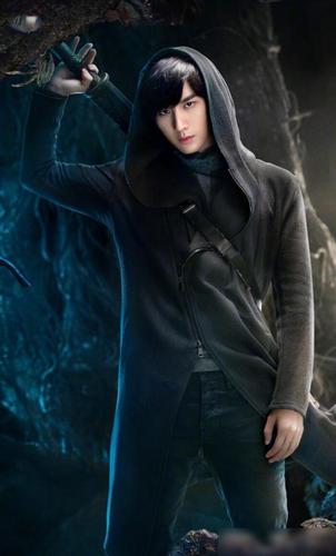 盗墓笔记第一版的瓶盖,2015年杨洋饰演张起灵,选角相当到位,除了