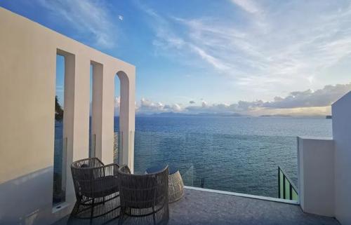 深圳南澳新开了家悬崖海景民宿在房间看晚霞美出天际