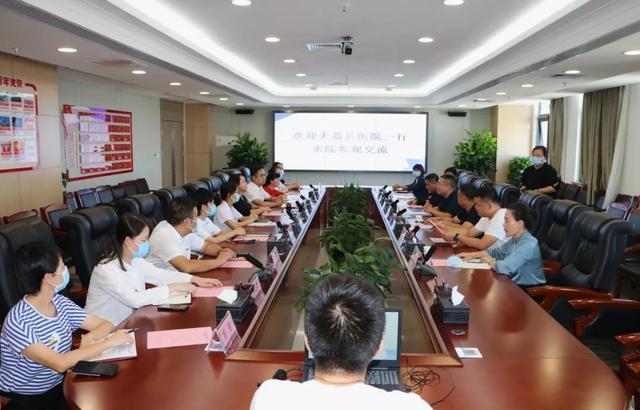 大荔县医院工会主席王振林一行走进渭南市第二医院参观交流