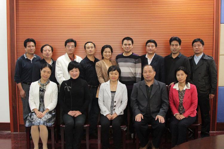 一,第三届委员会委员(14人): 李  晶,卢  璐,王  健,裴有为,刘晓兰