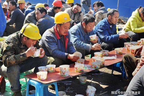 工地食堂很便宜为啥没几个人去吃农民工老干妈很香很饱