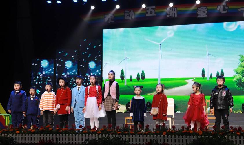 奥兰多小主持班小演员与中央电视台少儿节目主持人杜悦姐姐的合影