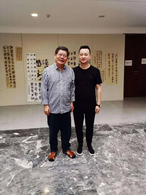 结业于甘肃省书法家协会创作提高班,西部教育基地高研班,曾多次研修于