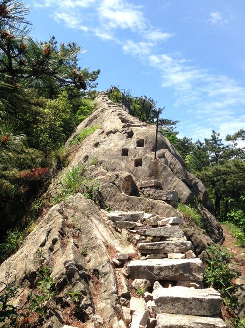 安徽舒城-万佛山的松,石,瀑