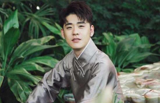 张云雷个人资料及最新图片介绍