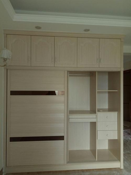 选用我们家红棉花板材,能让你和家人享受健康的生活,舒适的家