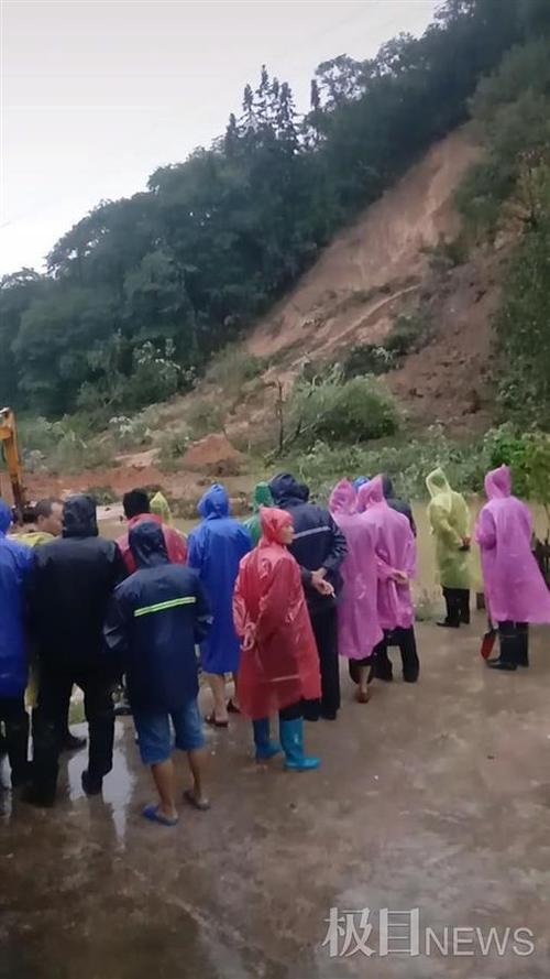 据媒体报道,灾害发生后,通江县立即启动自然灾害应急预案,共调集8支