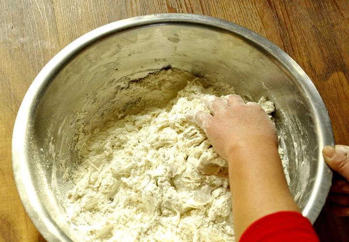 虾仁韭菜猪肉水饺 和面擀皮